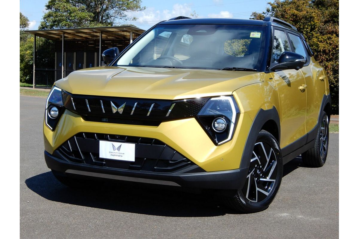 2025 Mahindra XUV 3XO AX7L