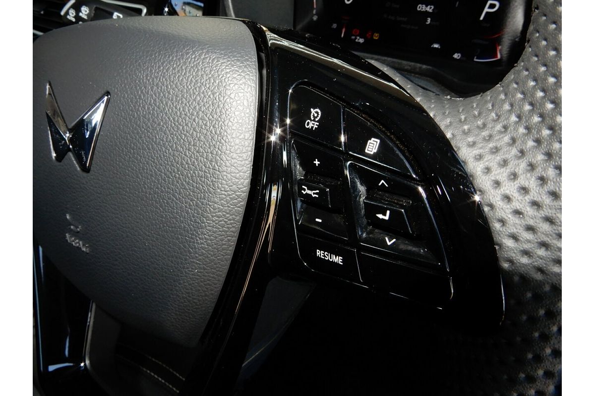 2025 Mahindra XUV 3XO AX7L