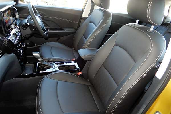2025 Mahindra XUV 3XO AX7L