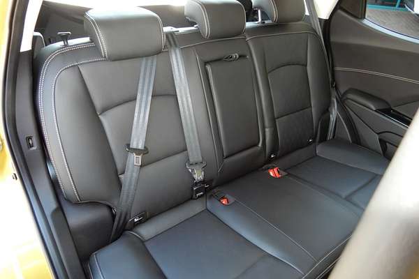 2025 Mahindra XUV 3XO AX7L
