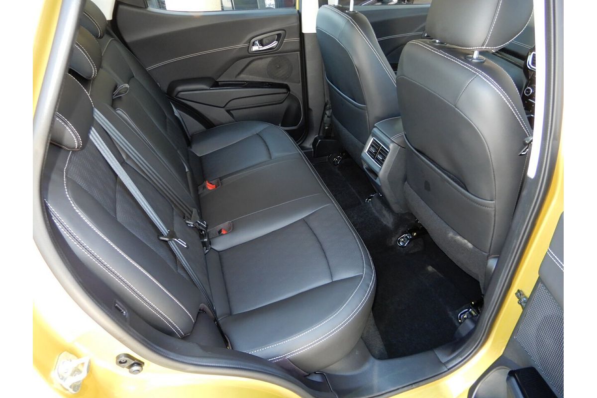 2025 Mahindra XUV 3XO AX7L