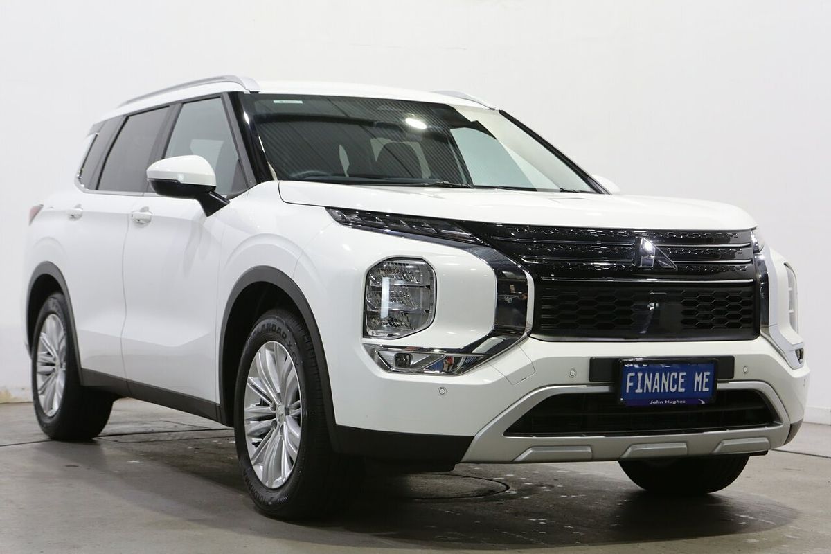 2024 Mitsubishi Outlander LS ZM