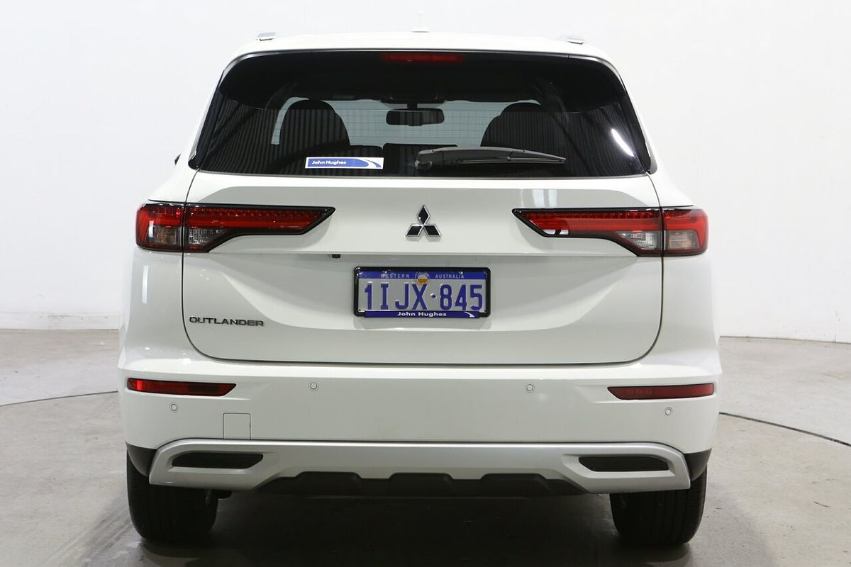 2024 Mitsubishi Outlander LS ZM