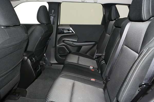 2024 Mitsubishi Outlander LS ZM