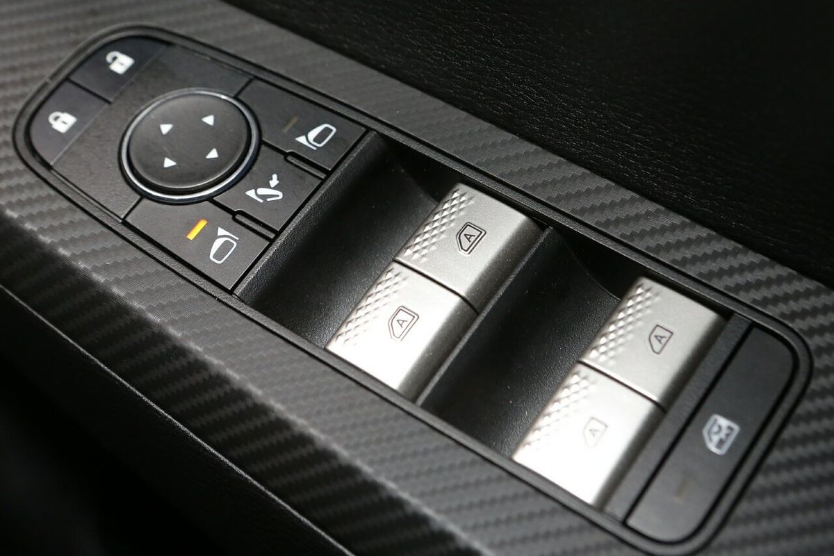 2024 Mitsubishi Outlander LS ZM