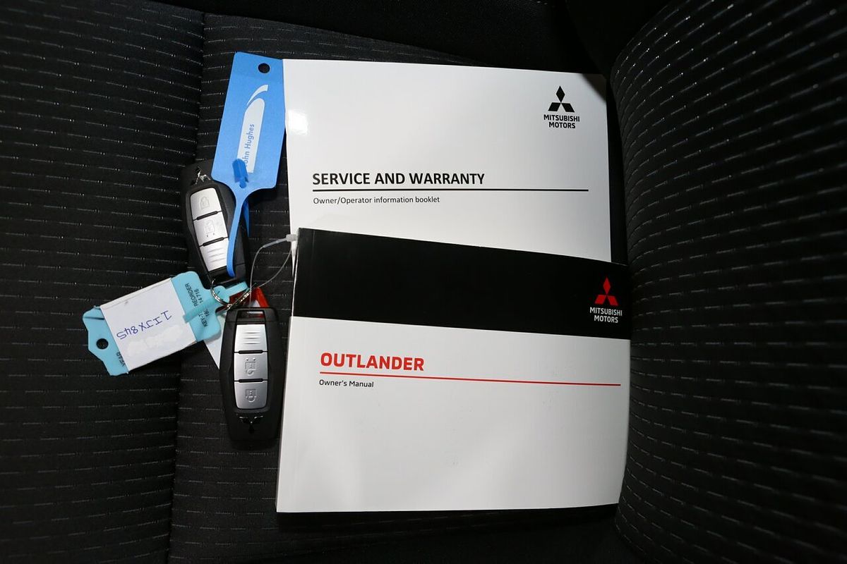 2024 Mitsubishi Outlander LS ZM