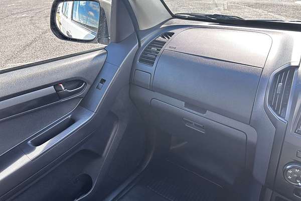 2017 Isuzu D-MAX SX High Ride Rear Wheel Drive
