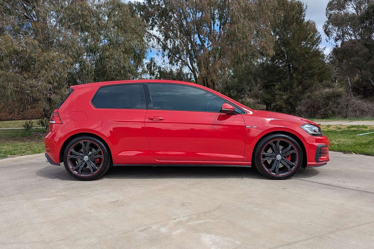 2017 Volkswagen Golf GTI Original 7.5