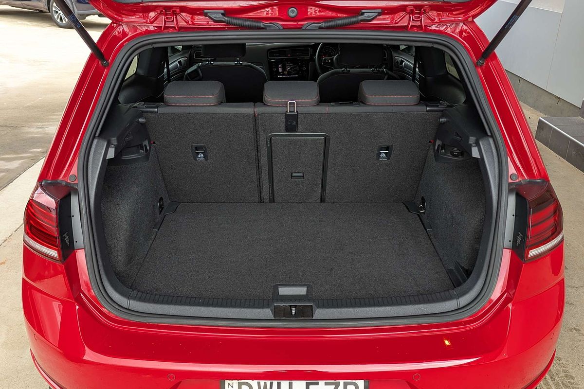 2017 Volkswagen Golf GTI Original 7.5