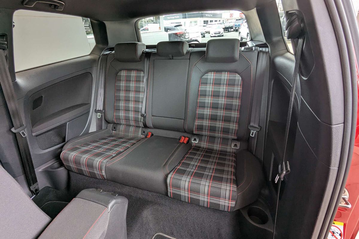 2017 Volkswagen Golf GTI Original 7.5