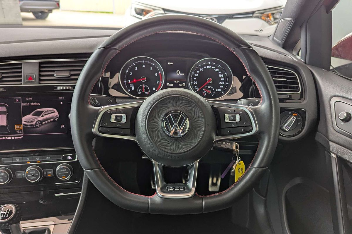 2017 Volkswagen Golf GTI Original 7.5