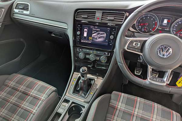 2017 Volkswagen Golf GTI Original 7.5