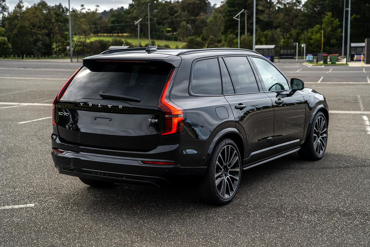 2025 Volvo XC90 Plus T8 Plug-In Hybrid Dark
