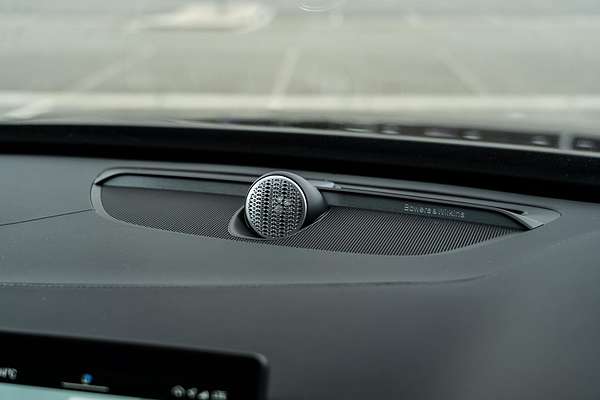 2025 Volvo XC90 Plus T8 Plug-In Hybrid Dark