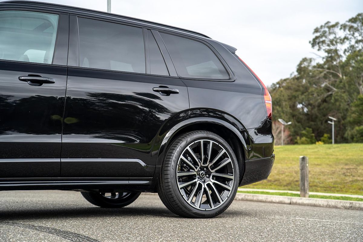 2025 Volvo XC90 Plus T8 Plug-In Hybrid Dark