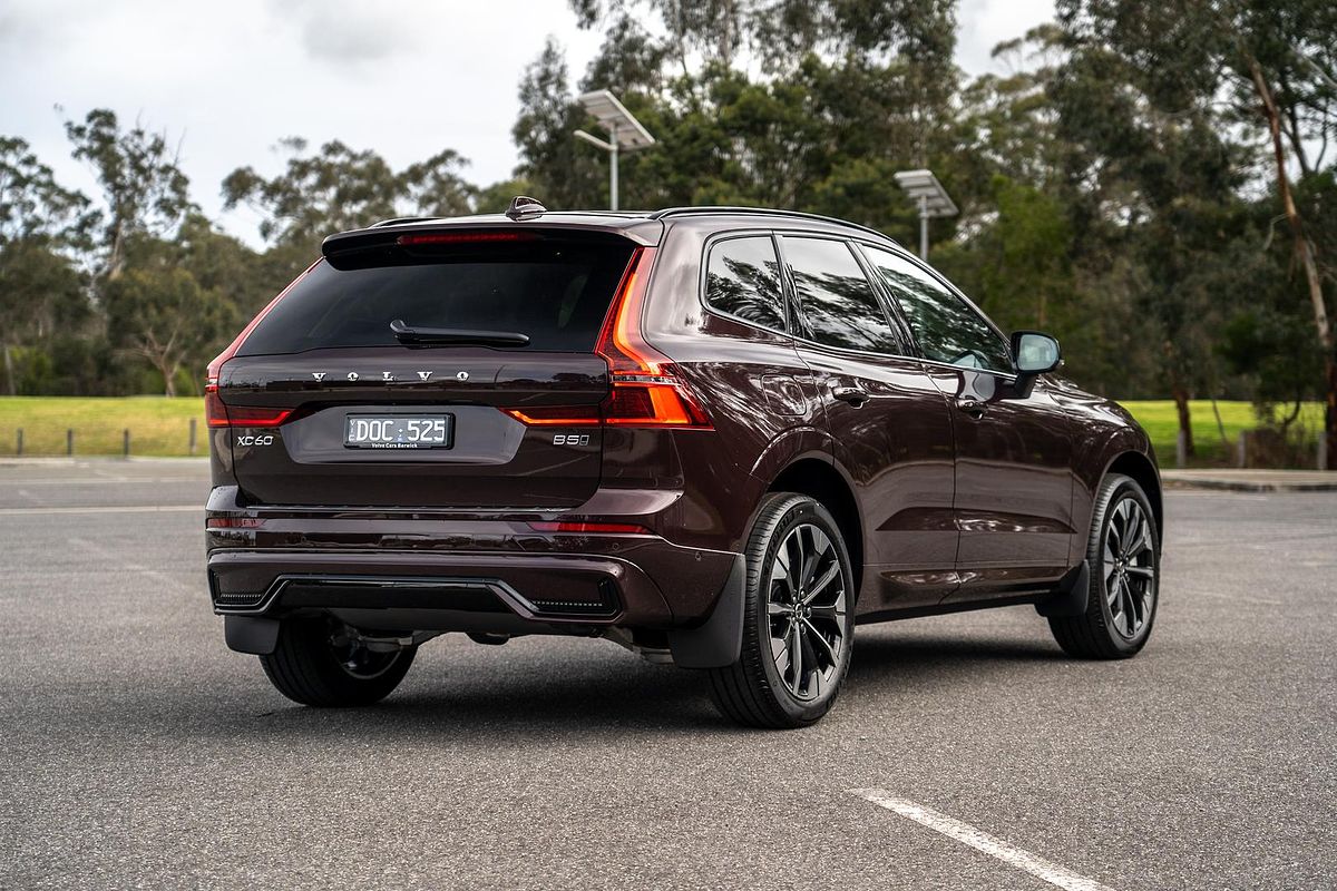 2025 Volvo XC60 Ultra B5 Dark