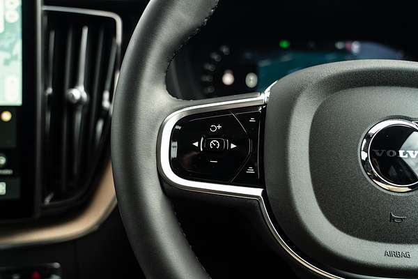 2025 Volvo XC60 Ultra B5 Dark