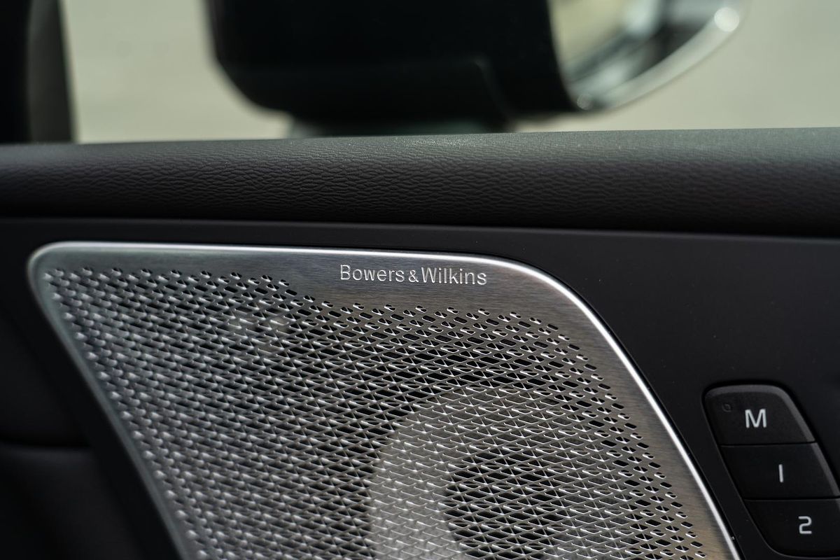 2025 Volvo XC60 Ultra B5 Dark