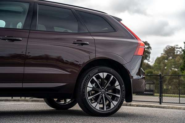 2025 Volvo XC60 Ultra B5 Dark