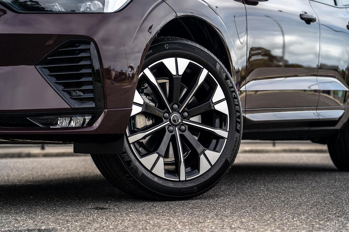 2025 Volvo XC60 Ultra B5 Dark