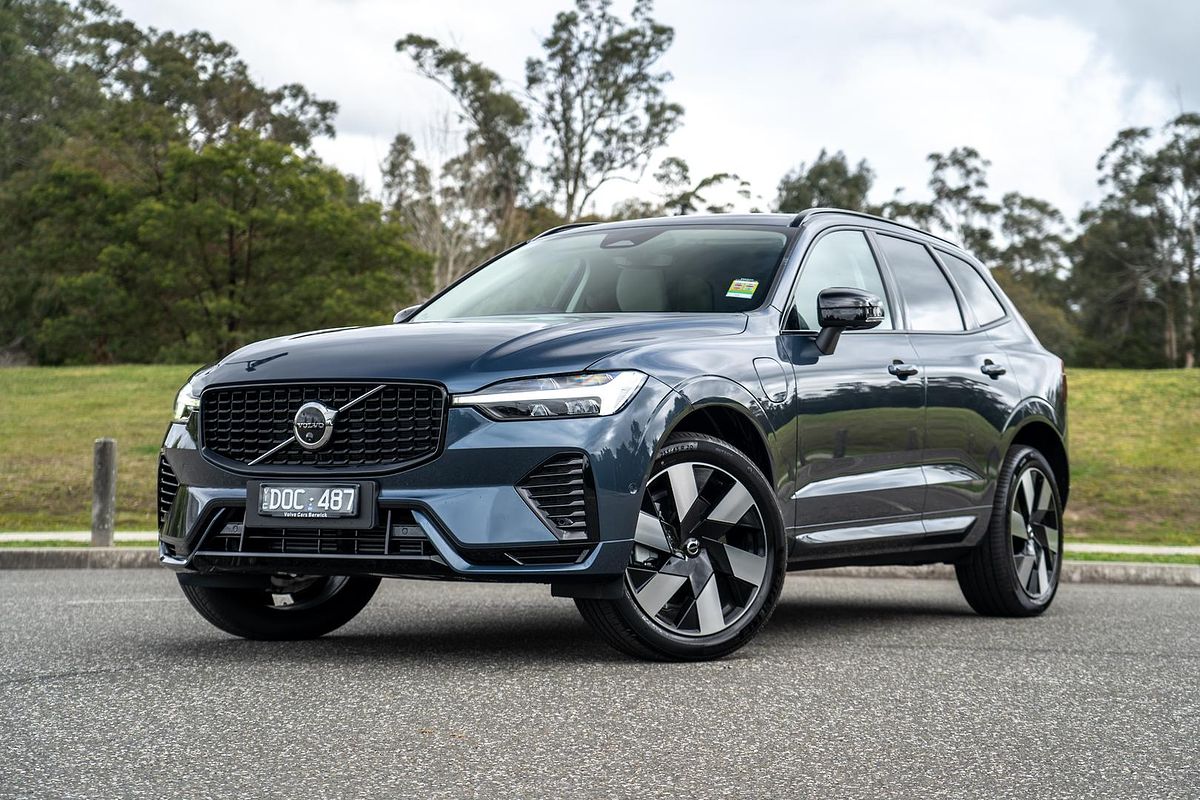 2025 Volvo XC60 Plus T8 Plug-In Hybrid