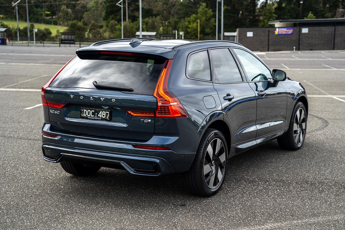 2025 Volvo XC60 Plus T8 Plug-In Hybrid