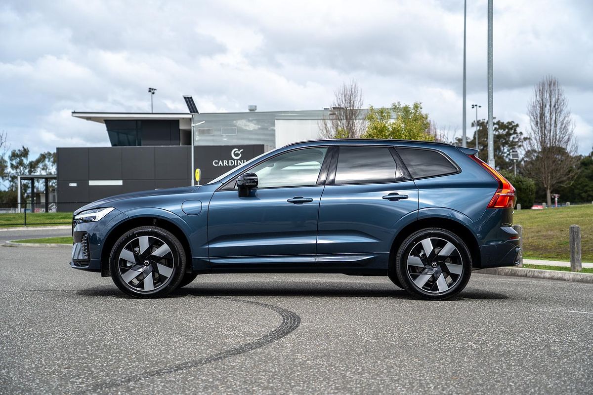 2025 Volvo XC60 Plus T8 Plug-In Hybrid