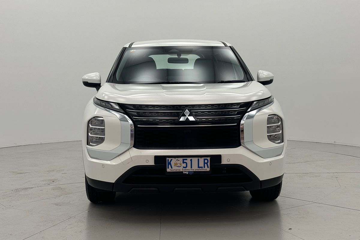 2022 Mitsubishi ZM Outlander ES 2.5L CVT 2WD 7ST