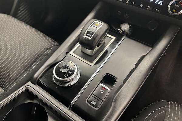 2022 Mitsubishi Outlander ES ZM