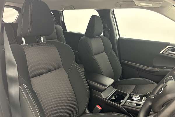 2022 Mitsubishi Outlander ES ZM