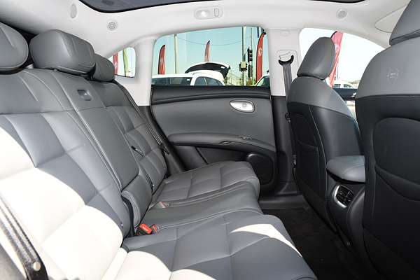 2025 MG IM6 Performance S12L