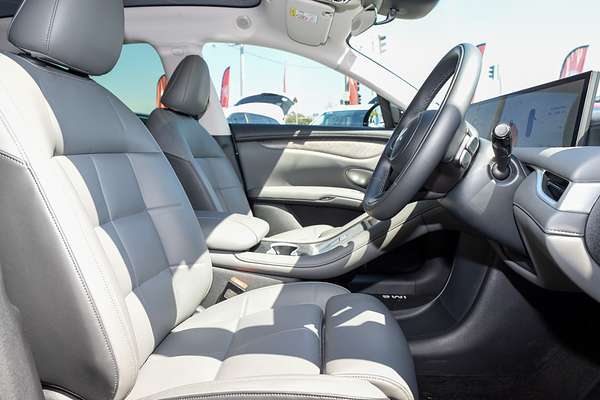2025 MG IM6 Performance S12L