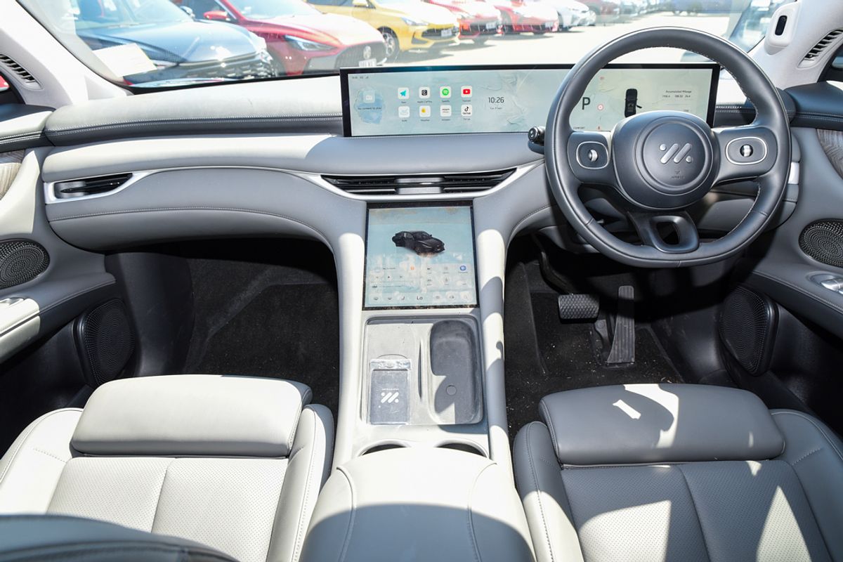 2025 MG IM6 Performance S12L