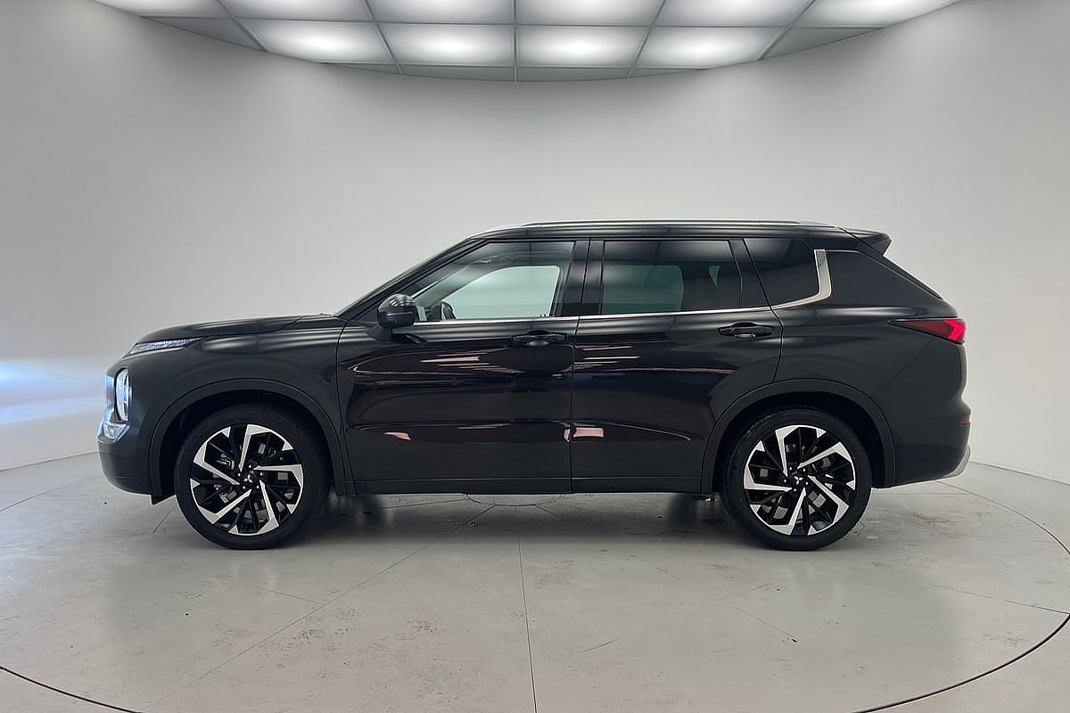 2022 Mitsubishi Outlander Exceed ZM