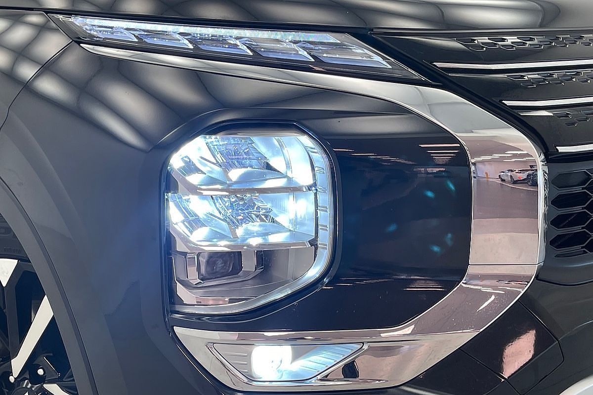 2022 Mitsubishi Outlander Exceed ZM