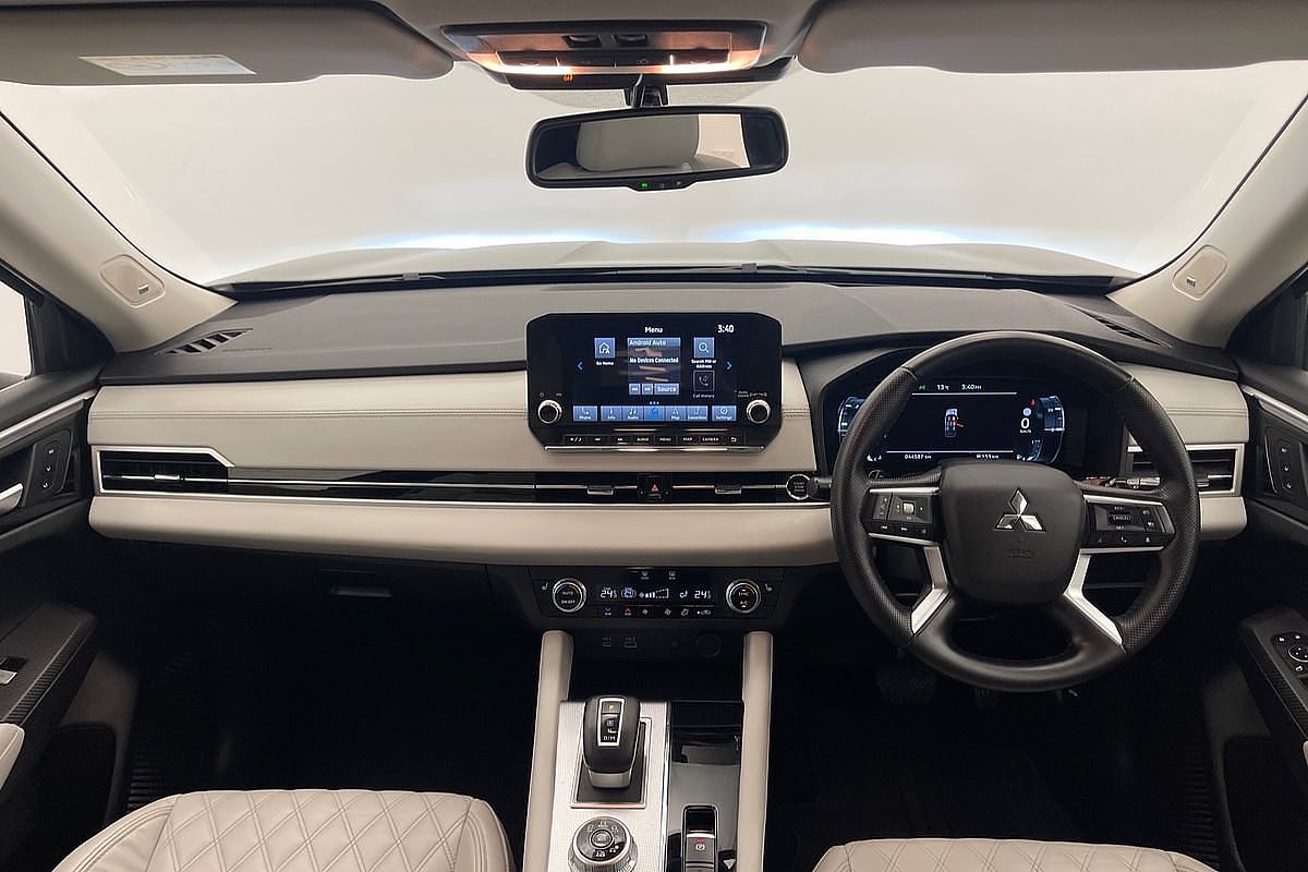 2022 Mitsubishi Outlander Exceed ZM