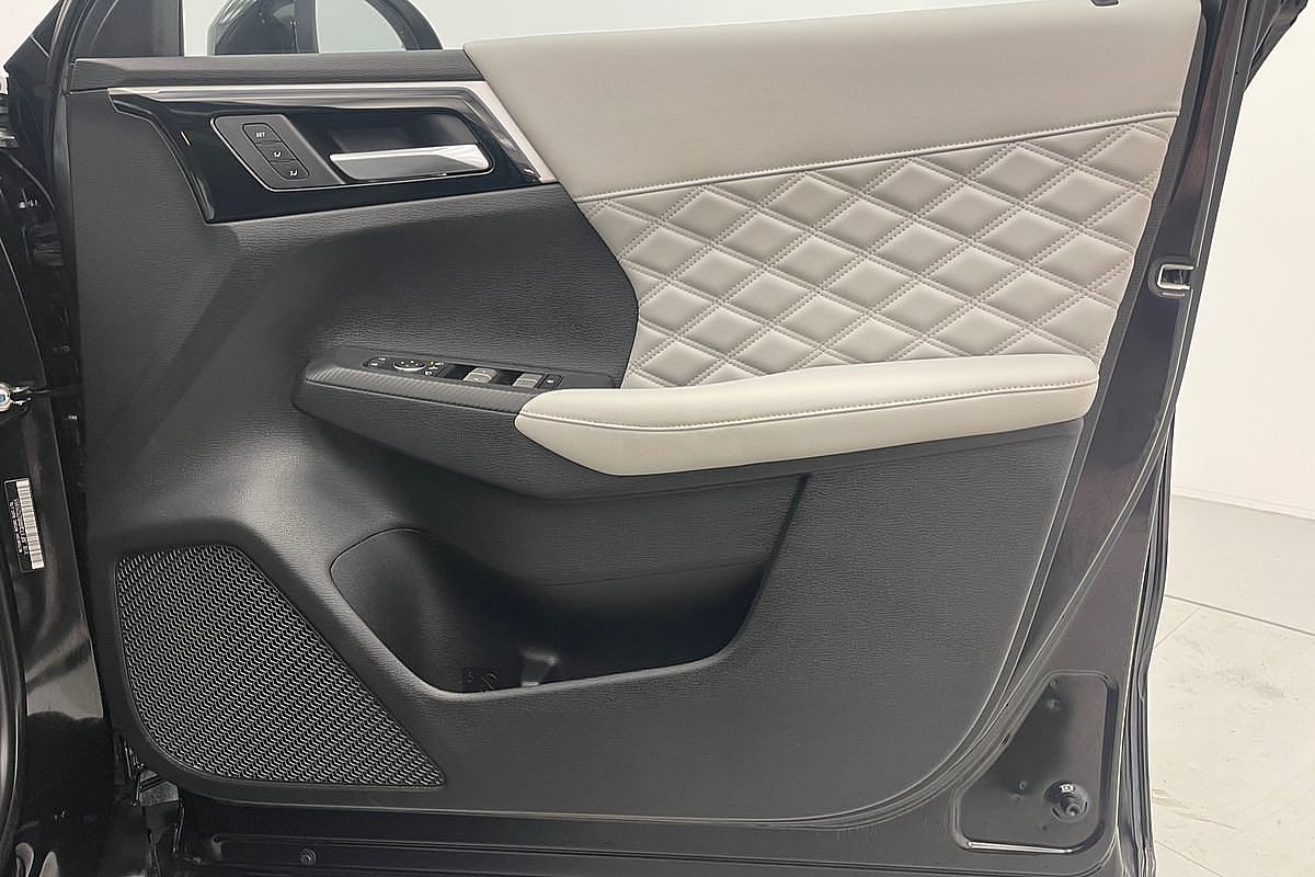 2022 Mitsubishi Outlander Exceed ZM