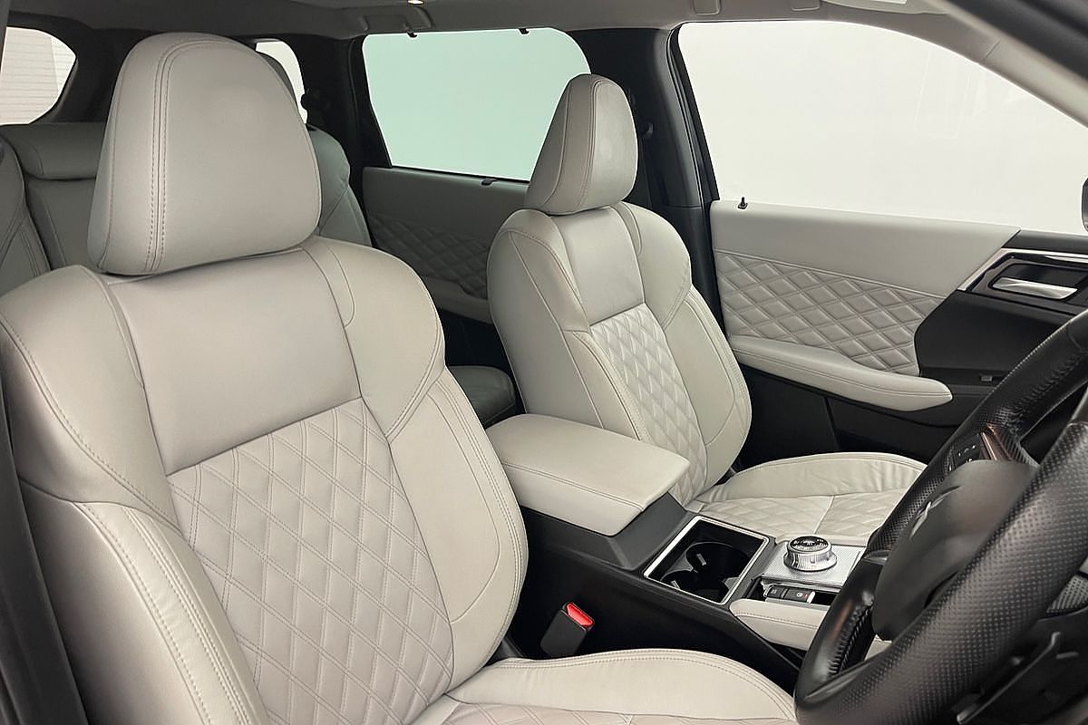 2022 Mitsubishi Outlander Exceed ZM