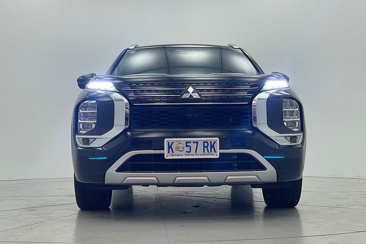 2022 Mitsubishi Outlander Exceed ZM