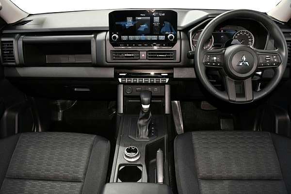 2025 Mitsubishi Triton GLX MV 4X4