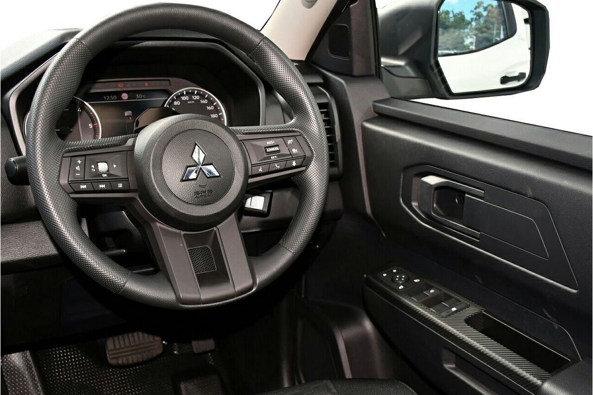 2025 Mitsubishi Triton GLX MV 4X4