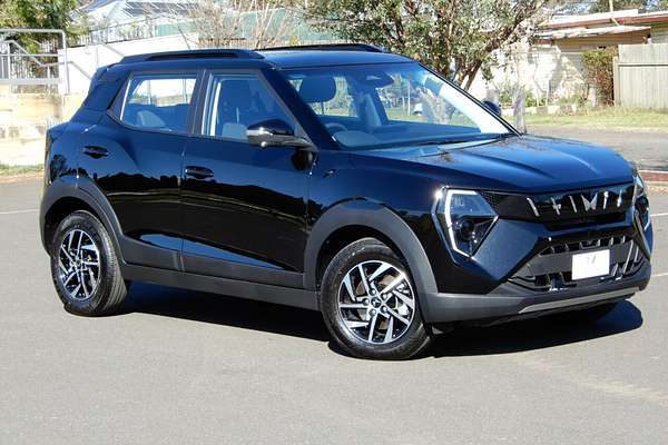 2025 Mahindra XUV 3XO AX5L