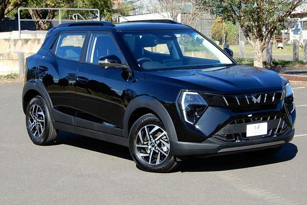 2025 Mahindra XUV 3XO AX5L