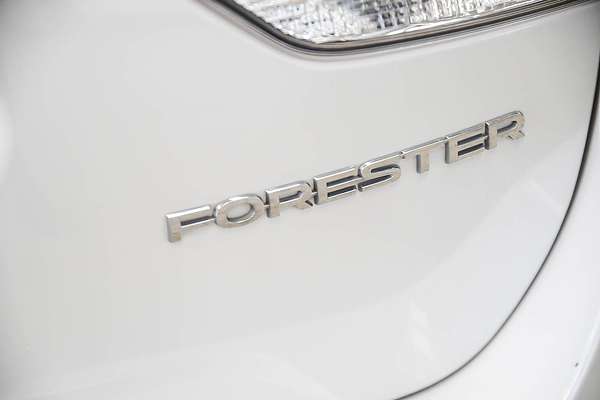 2022 Subaru Forester 2.5i-S S5