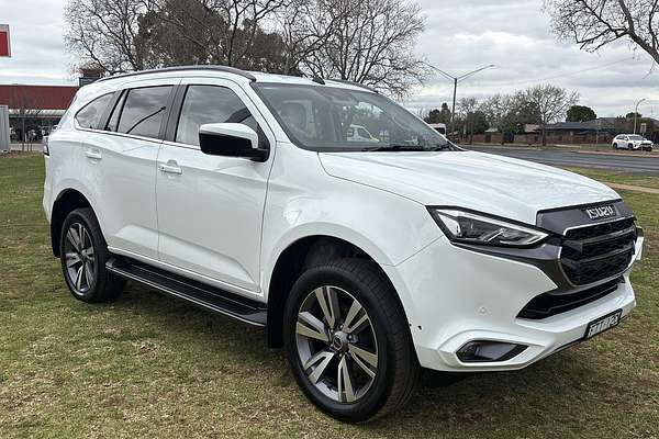 2023 Isuzu MU-X LS-T