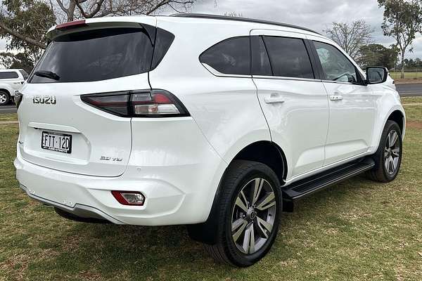 2023 Isuzu MU-X LS-T