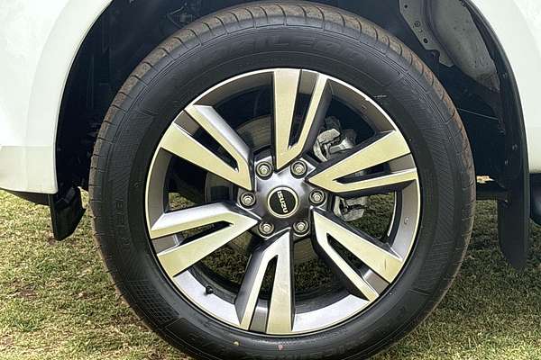 2023 Isuzu MU-X LS-T