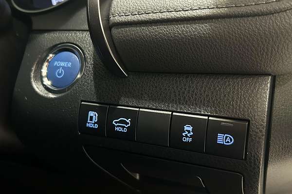 2021 Toyota Camry Ascent AXVH70R