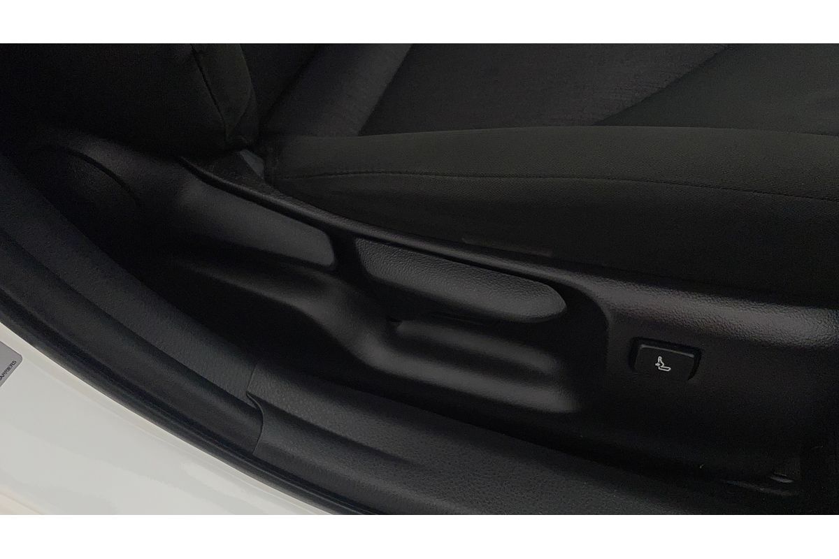 2018 Toyota Camry ASCENT ASV70R