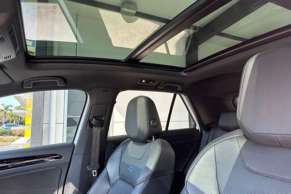 2022 Volkswagen T-Roc R D11